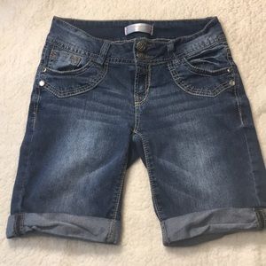 🆑 Bermuda’s With a Lil Bling